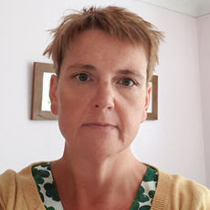 Dr Lesley Batty